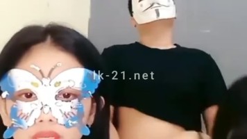 Moni Selalu Berbagi Kontol Untuk Memeknya 18 Menit