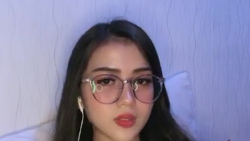 Angelic Demon Selebgram Toge Mendesah Nikmat